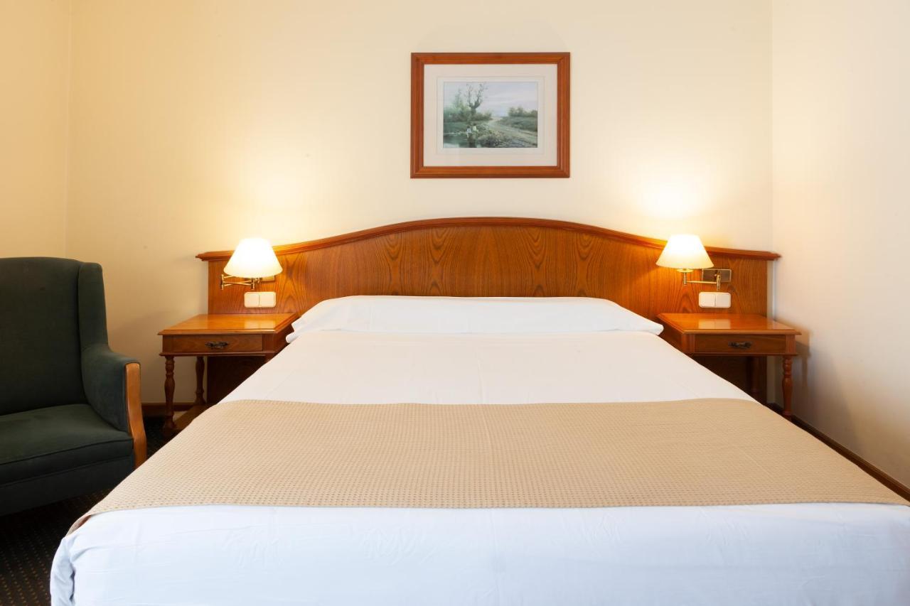 Hotel Hoyuela Santander Exteriör bild