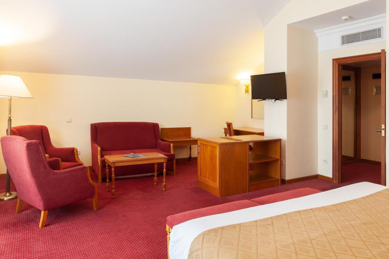 Hotel Hoyuela Santander Exteriör bild