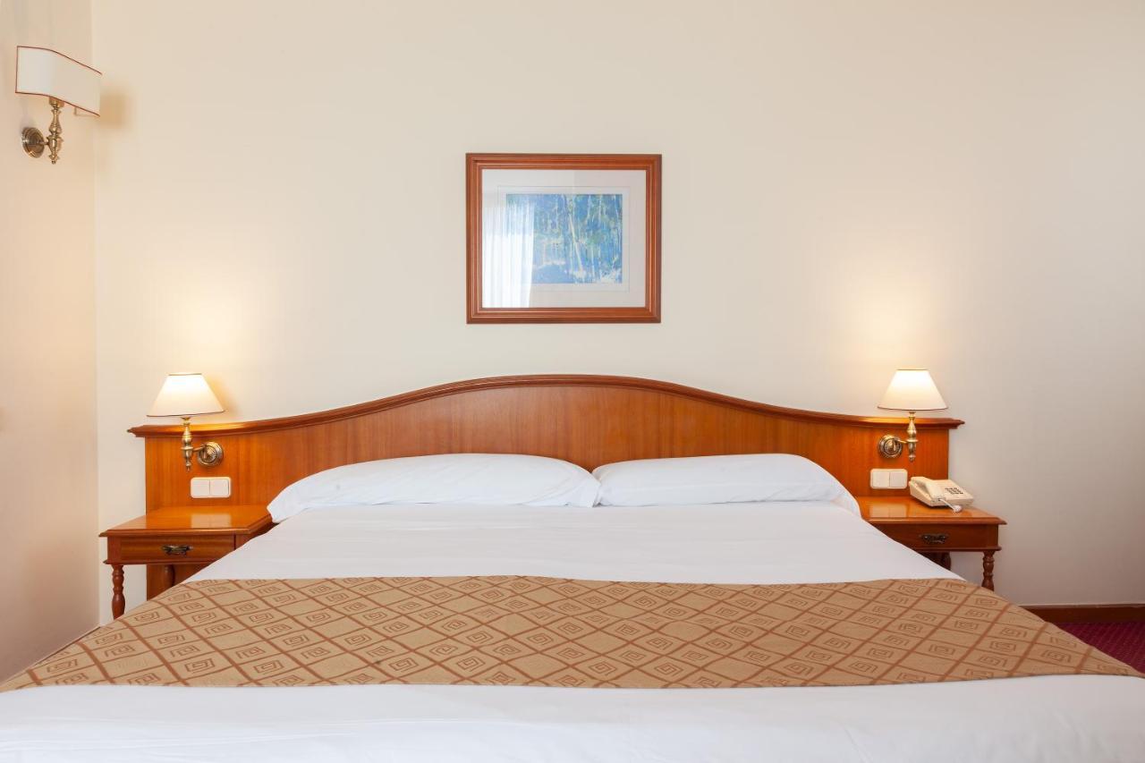 Hotel Hoyuela Santander Exteriör bild
